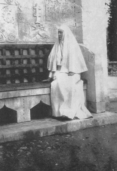 91. 1912 г. У северной паперти соборного храма Покрова Святой Богородицы..jpg